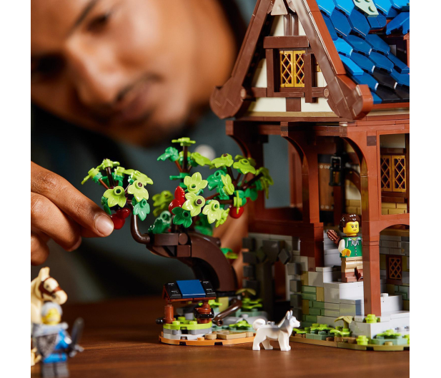 LEGO IDEAS 21325 Średniowieczna kuźnia - 1015288 - zdjęcie 4